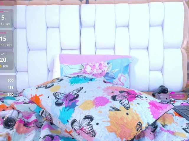 kinkyhousewifee webcam