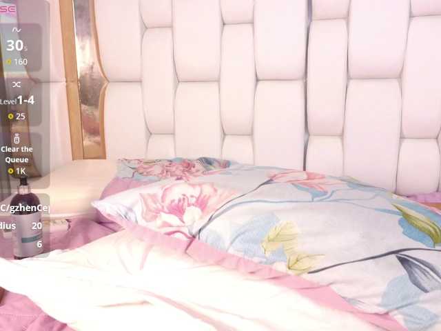 kinkyhousewifee live cam profile