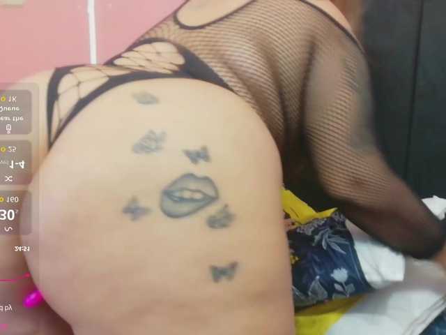 kinkyhousewifee's BongaCams show and profile