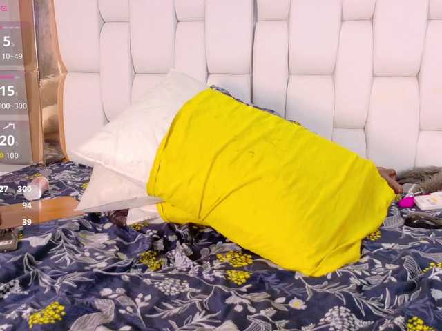 kinkyhousewifee's BongaCams show and profile