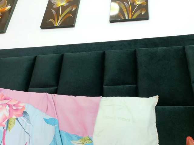 kinkyhousewifee's BongaCams show and profile