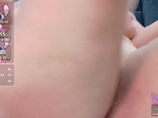 kinkyhousewifee's BongaCams show and profile