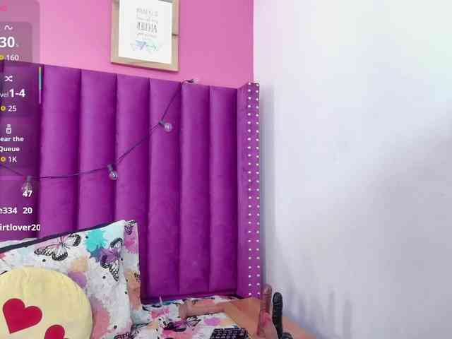 kinkyhousewifee webcam