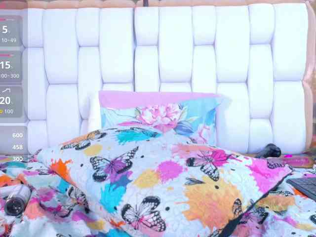 kinkyhousewifee webcam