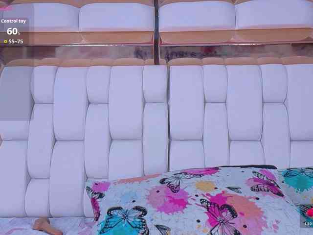 kinkyhousewifee Live Webcam on BongaCams