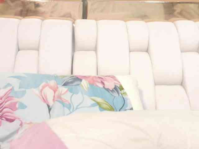 kinkyhousewifee webcam