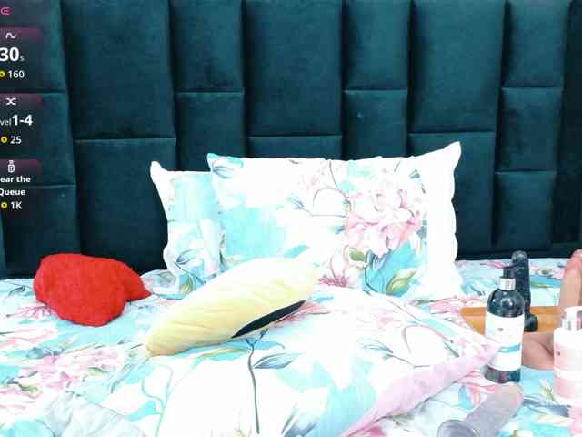 kinkyhousewifee webcam