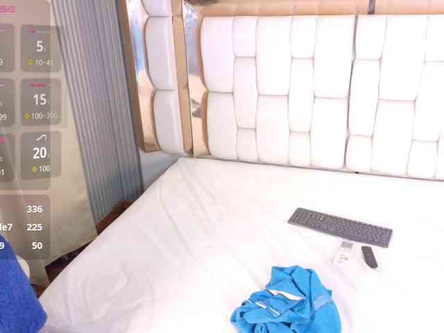 kinkyhousewifee webcam