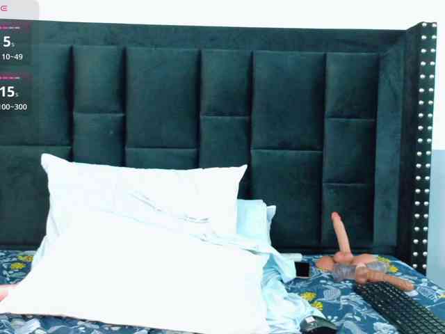 kinkyhousewifee webcam