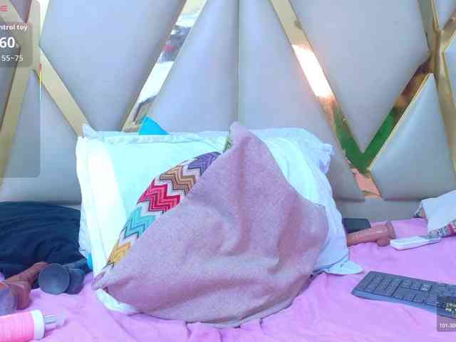 kinkyhousewifee webcam