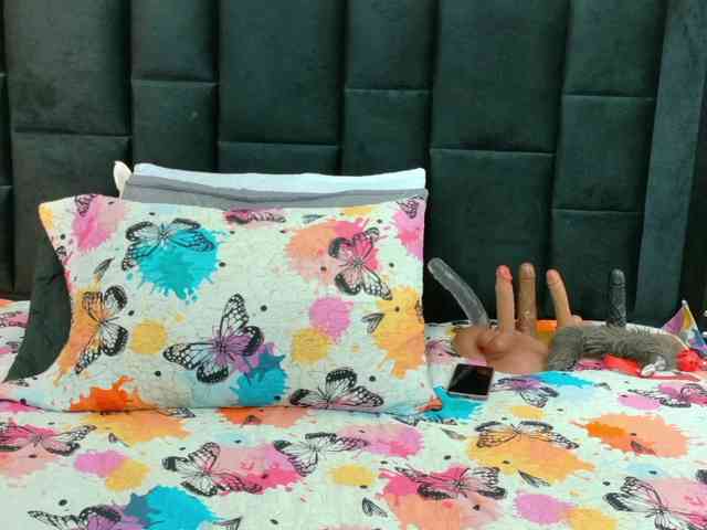 kinkyhousewifee webcam