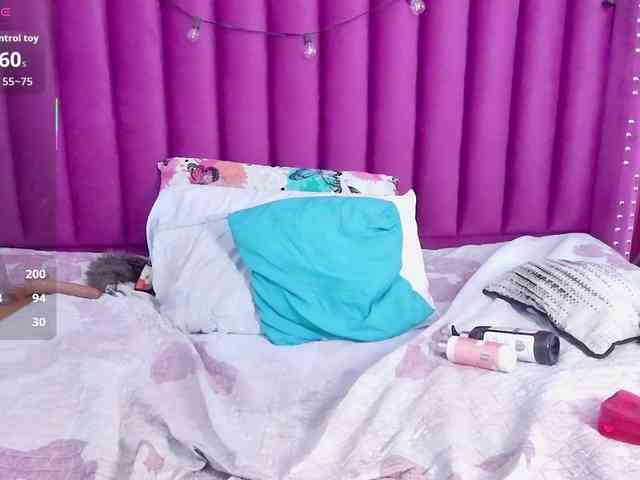 kinkyhousewifee webcam