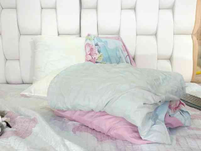 kinkyhousewifee Live Webcam on BongaCams