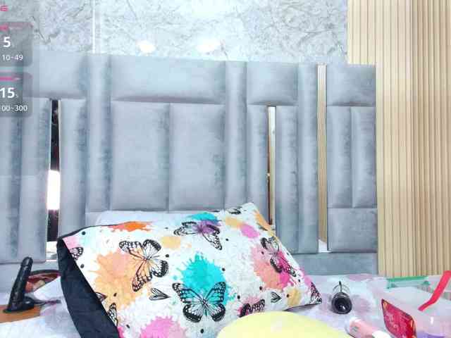 kinkyhousewifee webcam