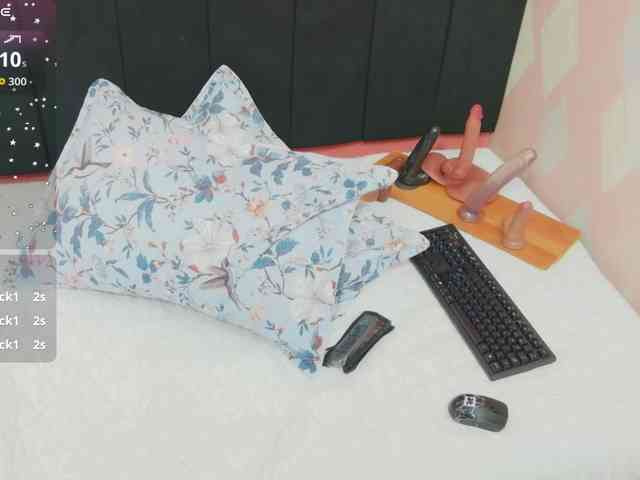 kinkyhousewifee webcam