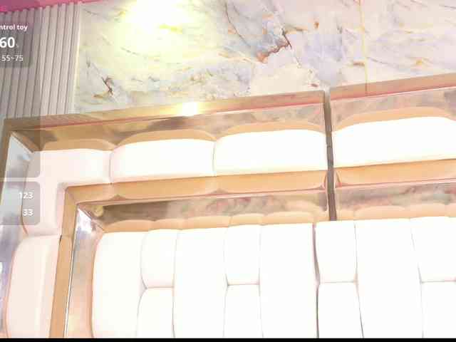 kinkyhousewifee webcam