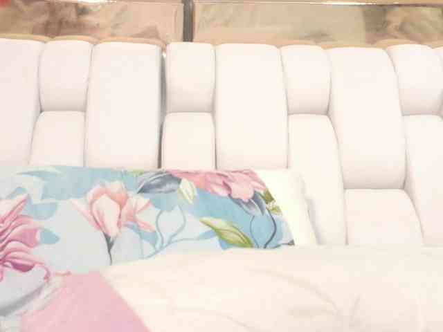 kinkyhousewifee webcam