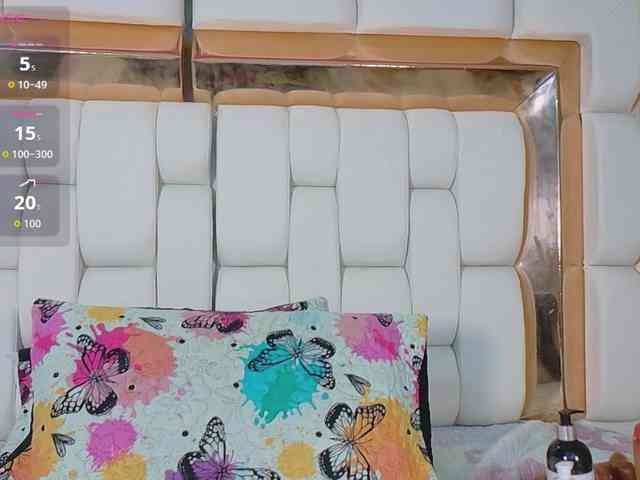 kinkyhousewifee webcam