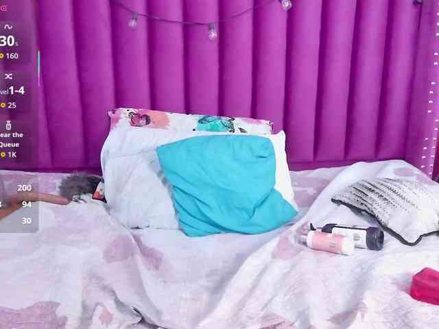 kinkyhousewifee webcam