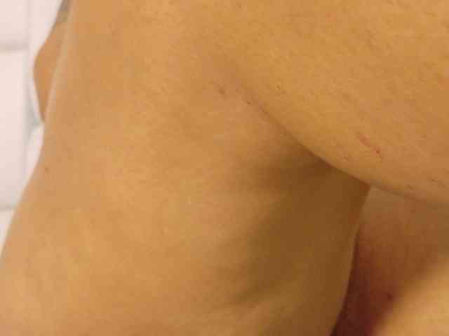 kinkyhousewifee webcam