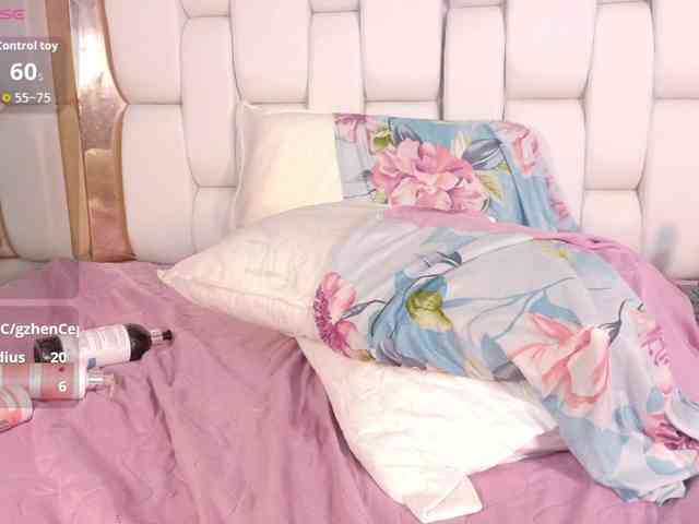 kinkyhousewifee webcam