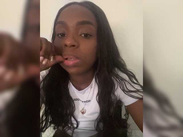 piliusme webcam bongacams model stream image