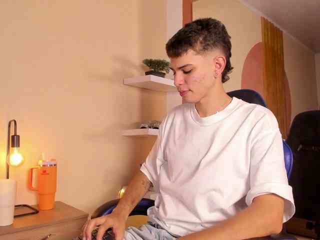 jassosmit Live Webcam on BongaCams
