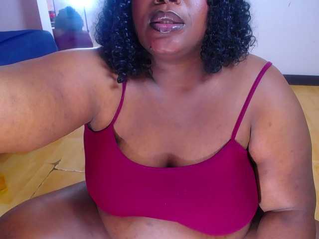 ebony-suggarmommy's BongaCams show and profile