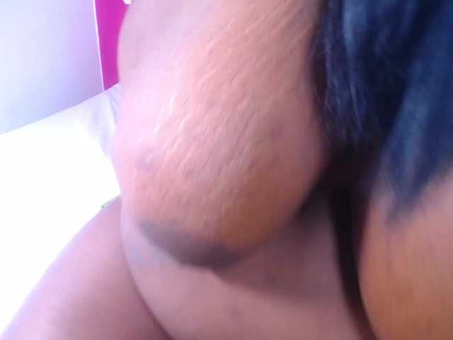 ebony-suggarmommy's BongaCams show and profile