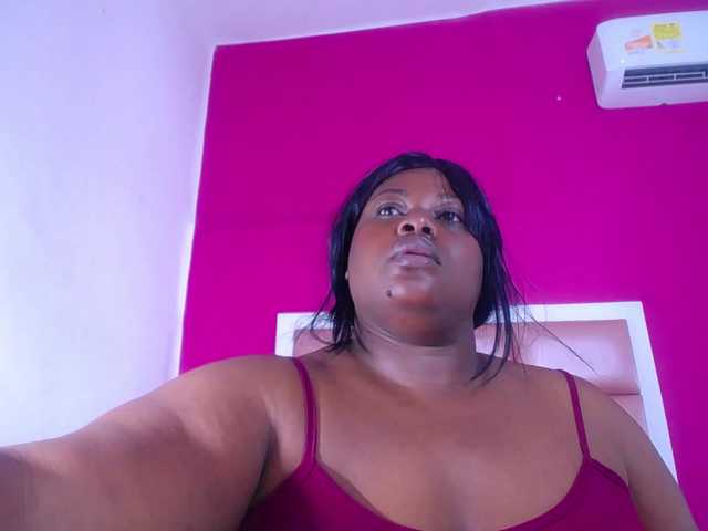 ebony-suggarmommy's BongaCams show and profile