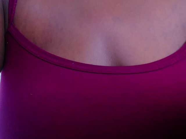 ebony-suggarmommy's BongaCams show and profile