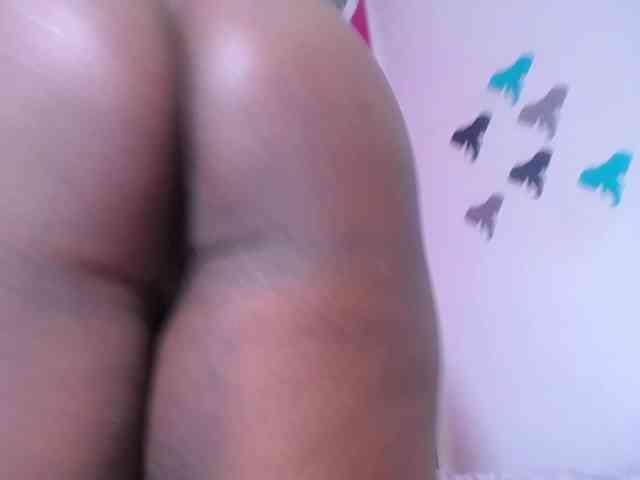 ebony-suggarmommy webcam