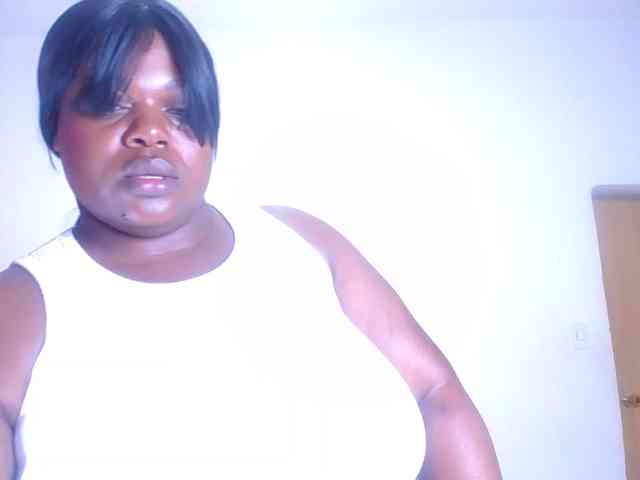 ebony-suggarmommy webcam