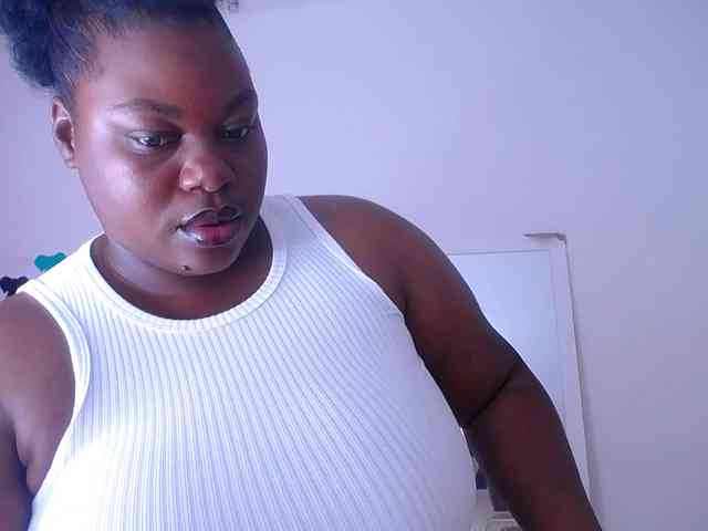 ebony-suggarmommy webcam