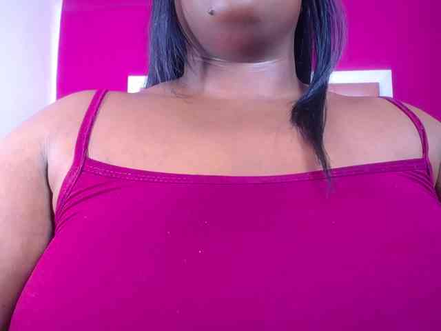 ebony-suggarmommy webcam