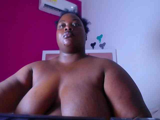 ebony-suggarmommy webcam