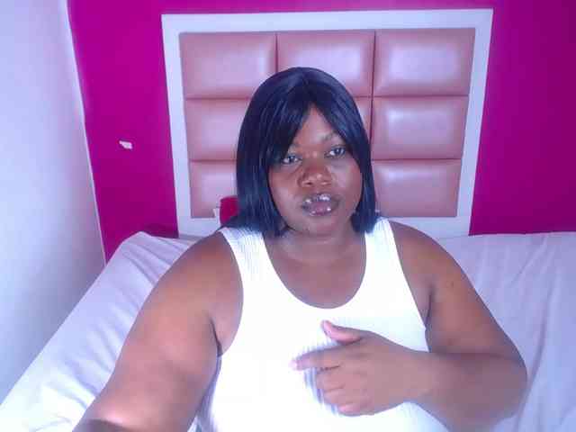 ebony-suggarmommy webcam