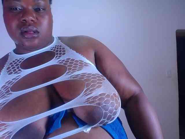 ebony-suggarmommy webcam