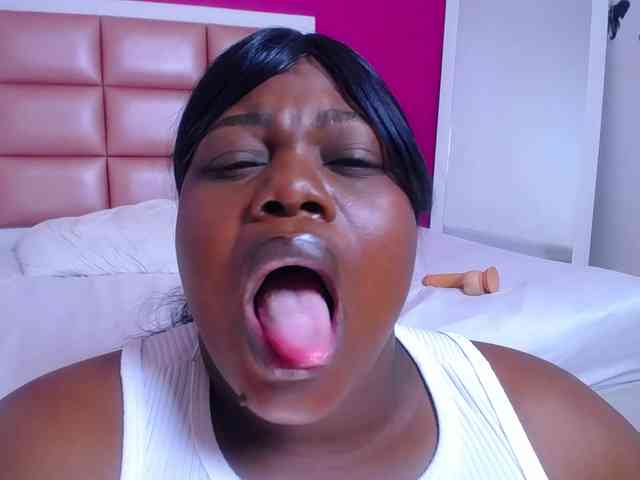 ebony-suggarmommy webcam