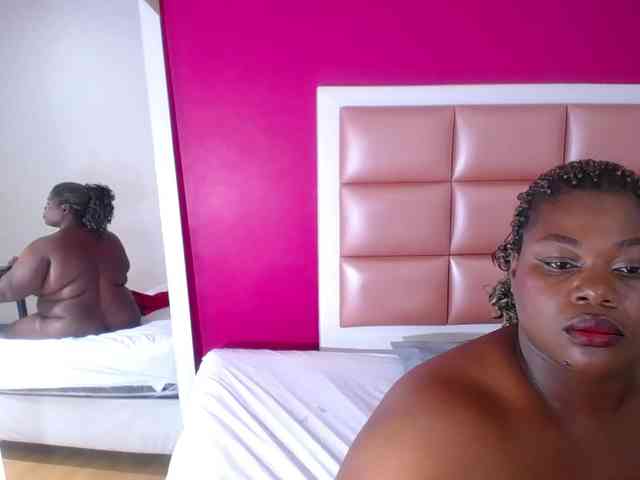 ebony-suggarmommy webcam
