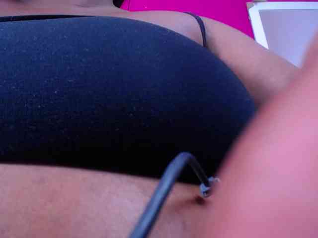 ebony-suggarmommy webcam