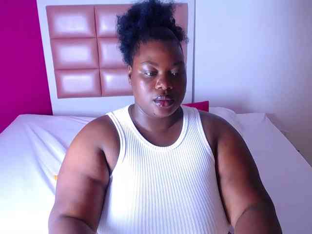 ebony-suggarmommy webcam