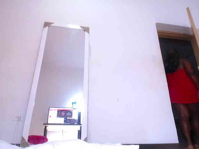 ebony-suggarmommy webcam