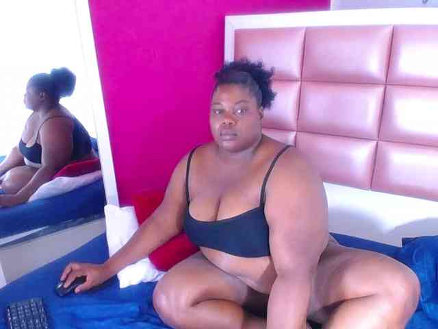 ebony-suggarmommy webcam