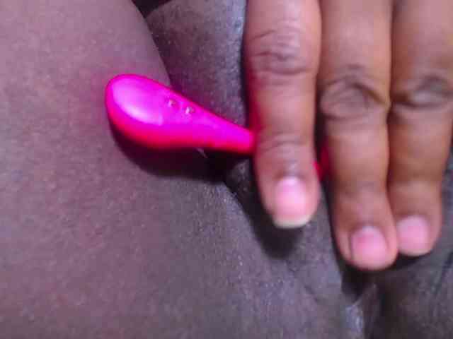 ebony-suggarmommy webcam