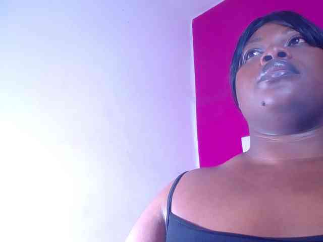 ebony-suggarmommy webcam
