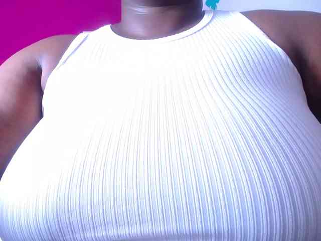 ebony-suggarmommy webcam
