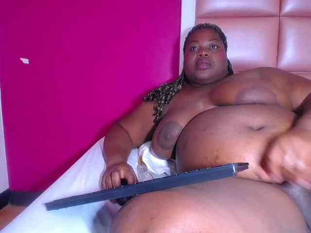 ebony-suggarmommy webcam