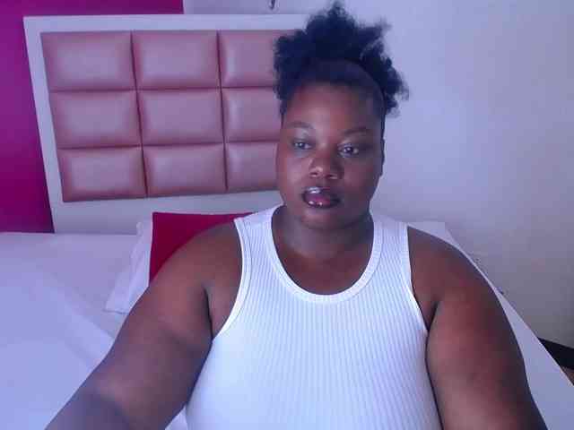 ebony-suggarmommy webcam