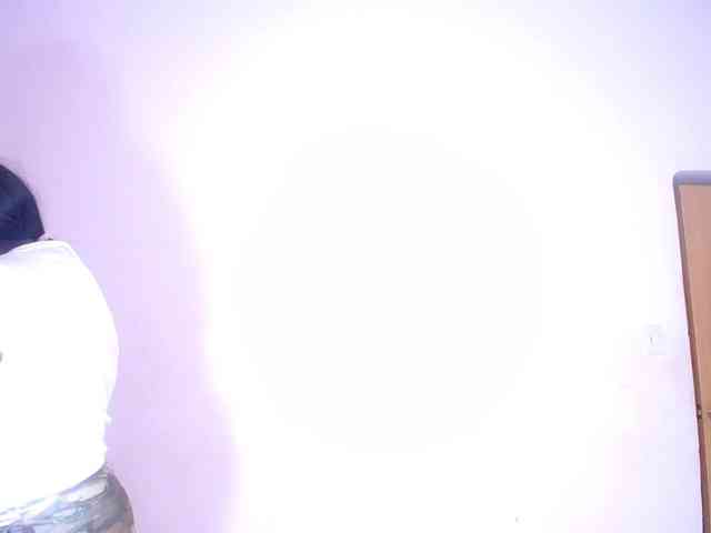 ebony-suggarmommy webcam